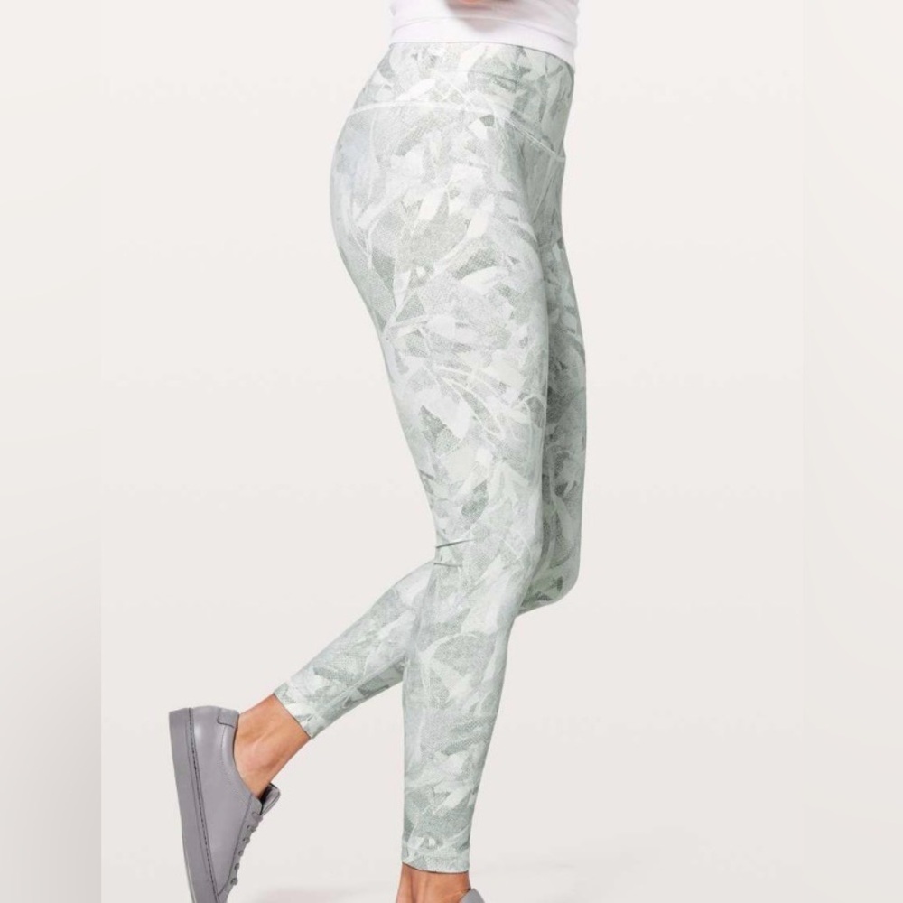 Lululemon Wunder Under Hi-Rise Tight 28" size 8